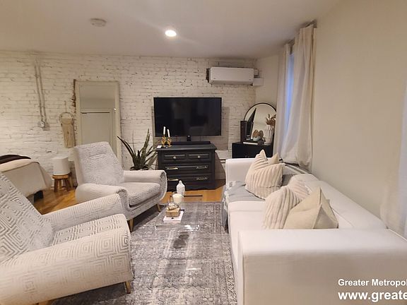 2nd image of 280 North St APT 3