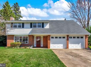 215 Folkstone Way, York, PA 17402