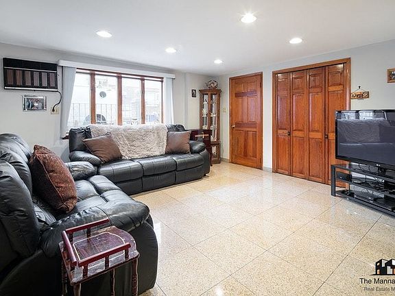 2nd image of 379 Manhattan Ave