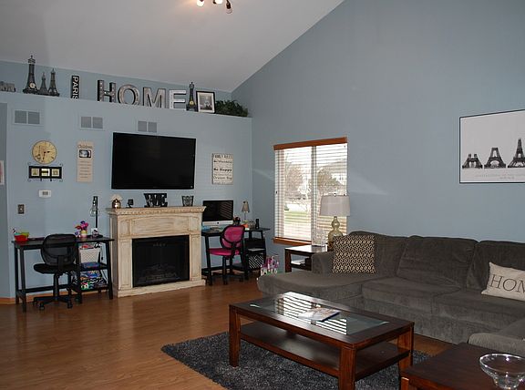 2nd image of 16410 S Dorchester Pl