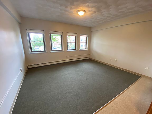 3rd image of 1050 Hancock St #22