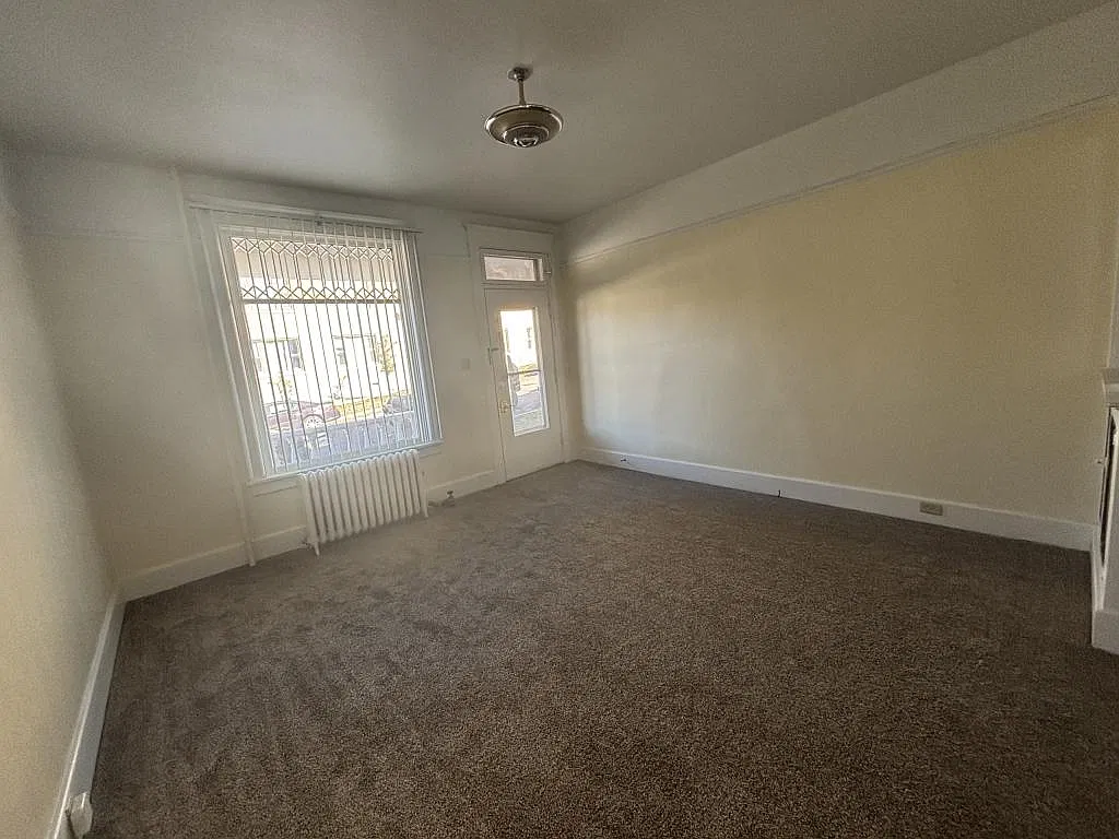 538 W Broadway St — Photo 3