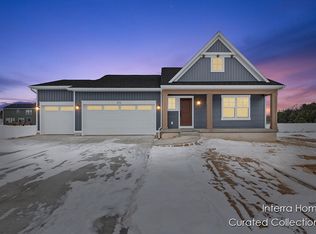 2112 River Birch Ct, Muskegon, MI 49445