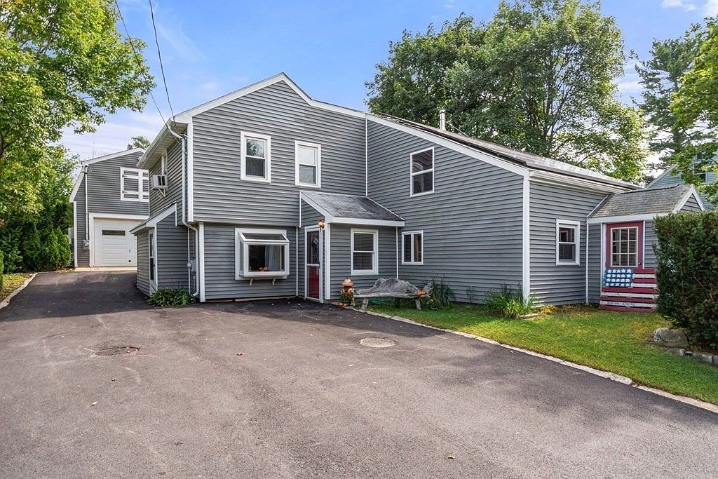 194 Oak St, Foxboro, MA 02035 | Zillow