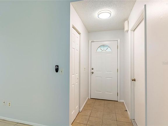 5th image of 1542 Thistledown Dr