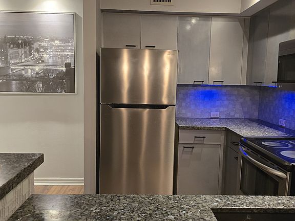 4th image of 2891 NE 185th St APT 1002