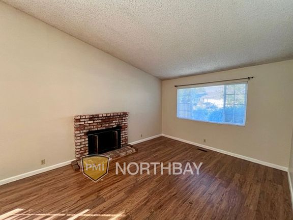 4th image of 721 Rosemary Ct