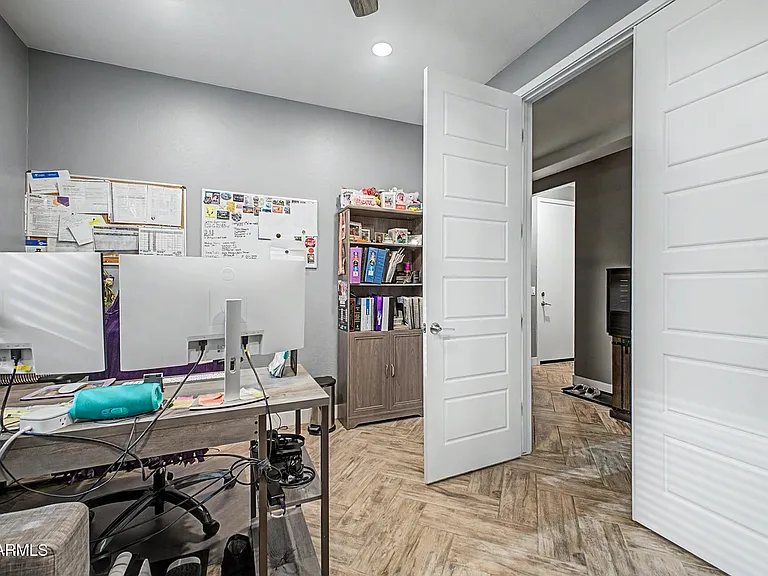 17279 W Dahlia Dr — Photo 11