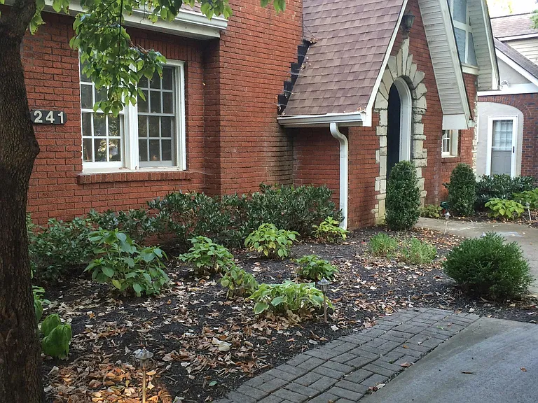 241 Cherokee Rd — Photo 1