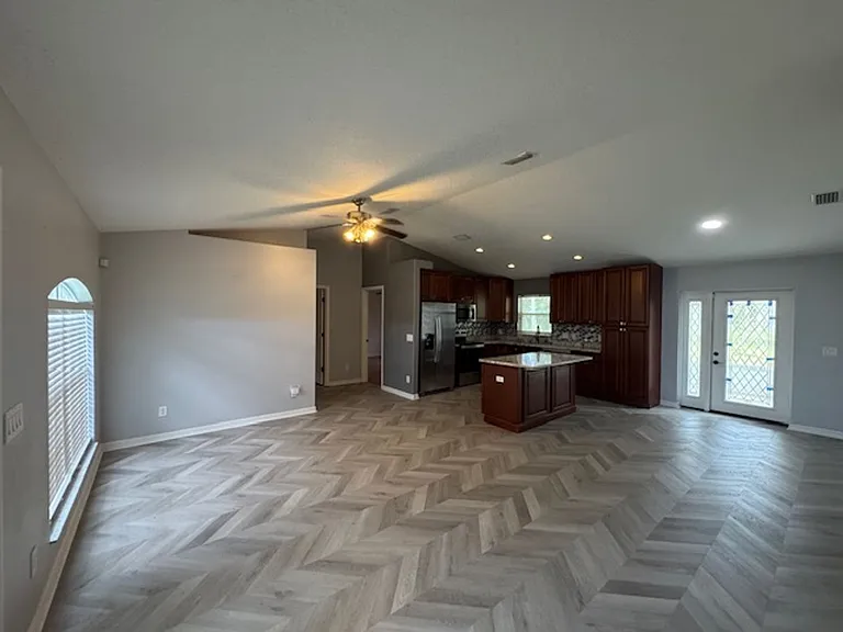 710 Avalon St SE — Photo 6
