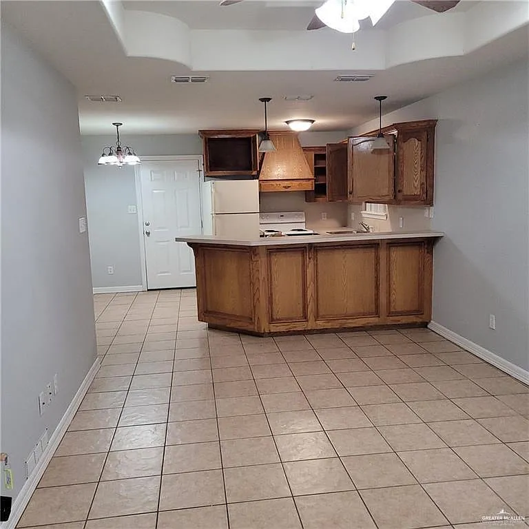 2 bed, 2.0 bath, 970 sqft, $900 — Photo 2