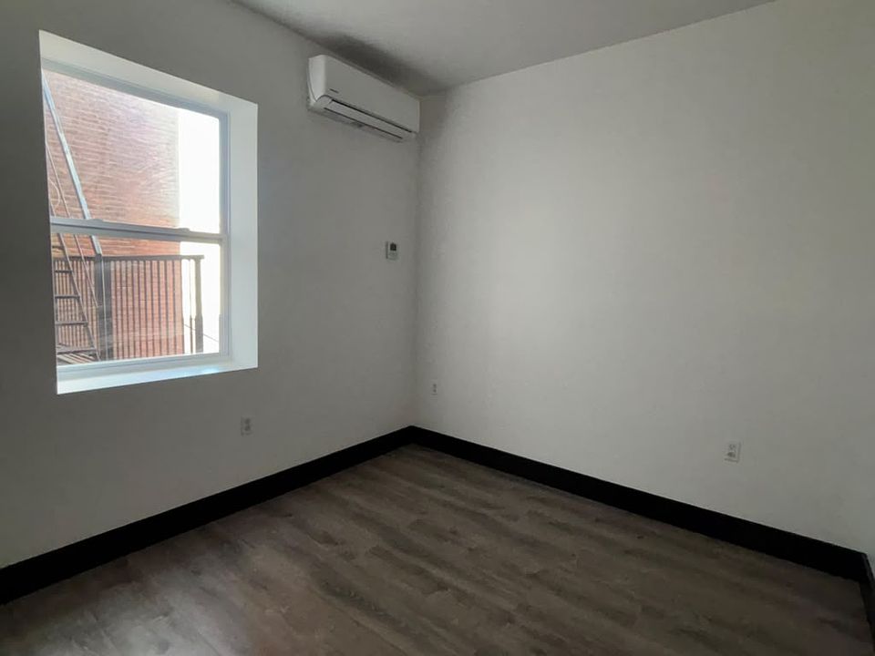 1st image of 11 Thomas St #4A