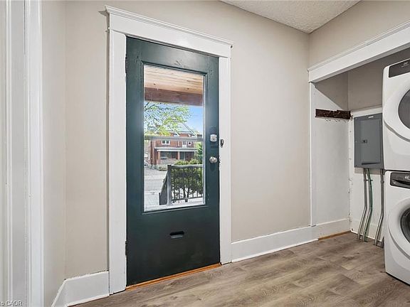 5th image of 15 Gordon Ave