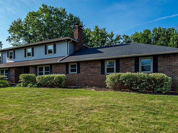 3rd image of 7313 Highburry Dr