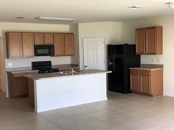 4th image of 1226 NW 12th St