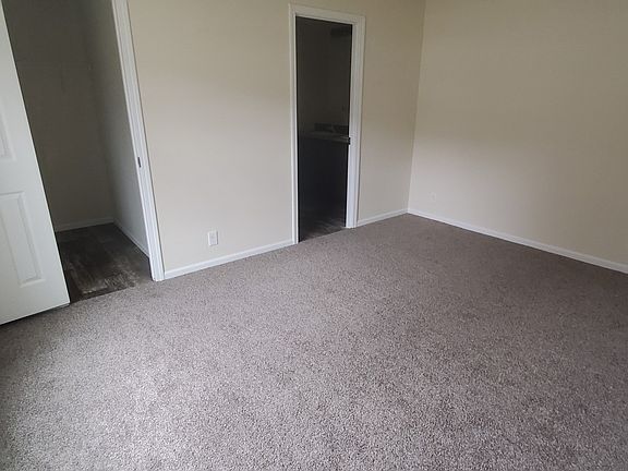 5th image of 3545 Sir Robert Dr