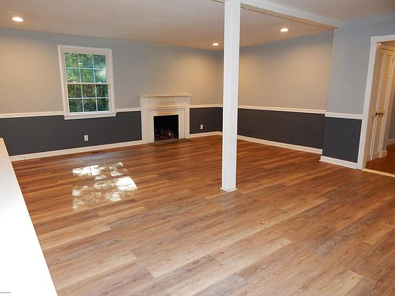 4th image of 2390 Kingsley Dr