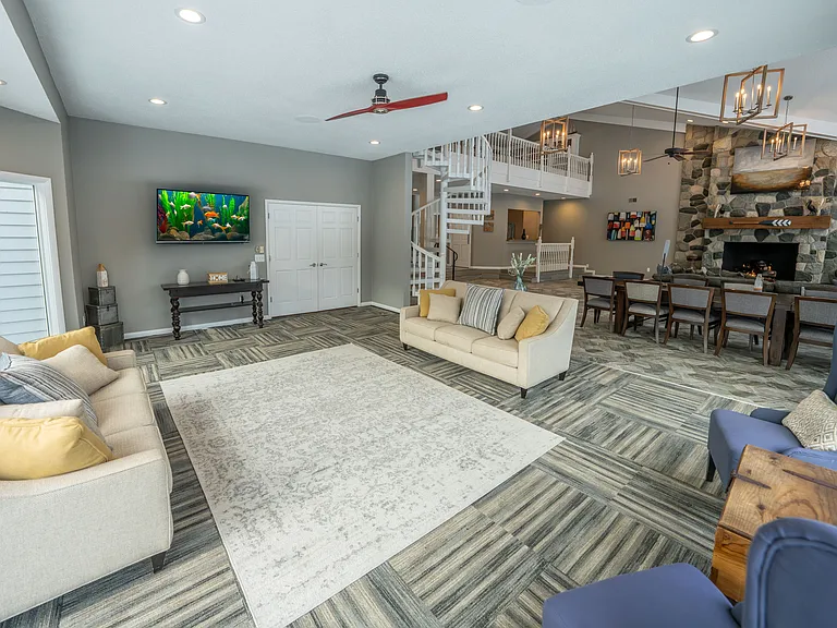 Portsmouth Apartments — Photo 23