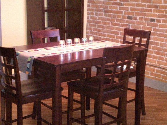 Dining table & chairs