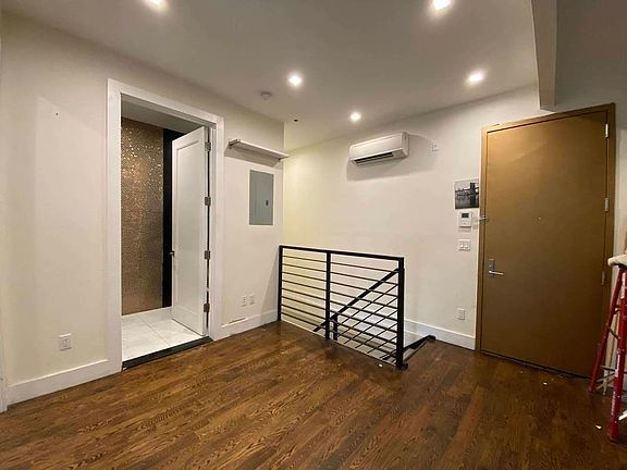 4th image of 2150 Fulton St #1B