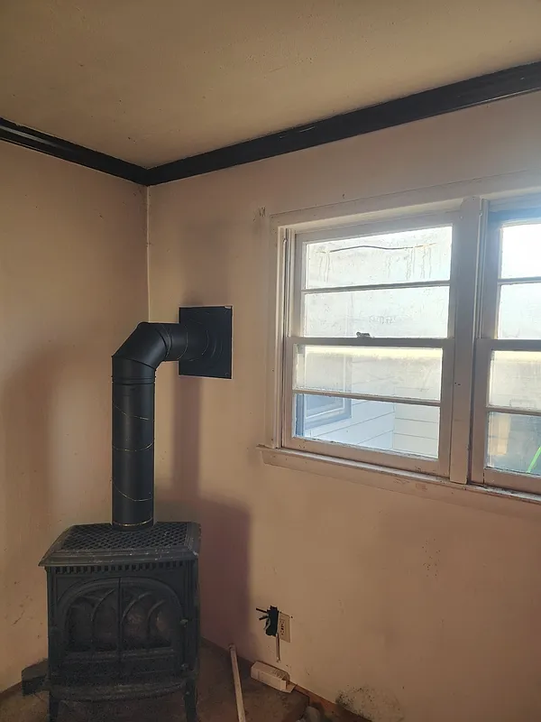 3 bed, 1.0 bath, 1026 sqft, $1,495 — Photo 1