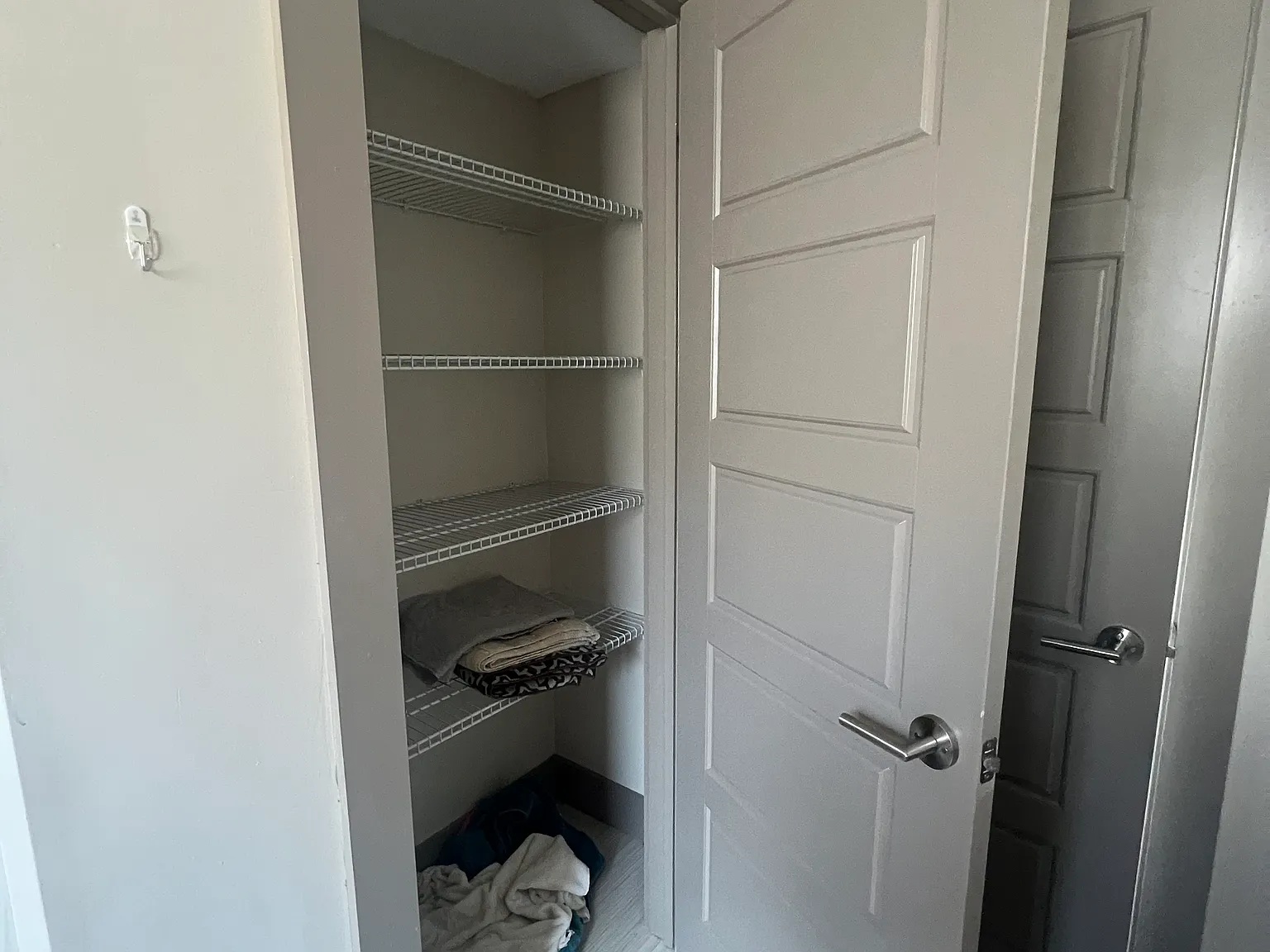 3 bed, 1964 sqft, $2,200 — Photo 4