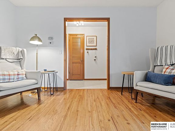 5th image of 3616 S 114th St