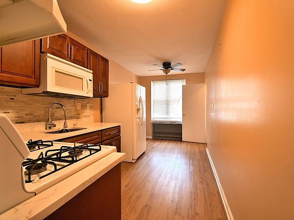 5th image of 3121 Mickle Ave #1A