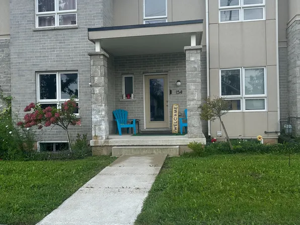 154 Broadway Ln, Welland, ON L3C 0J2