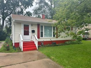 2613 N Lewis Ave, Waukegan, IL 60087