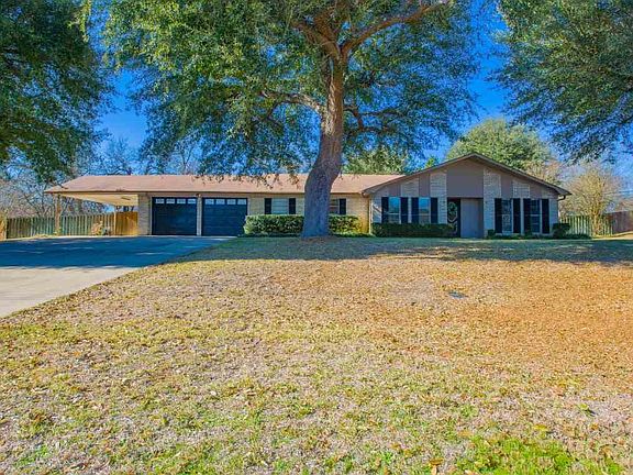 2nd image of 152 Kingman Cir