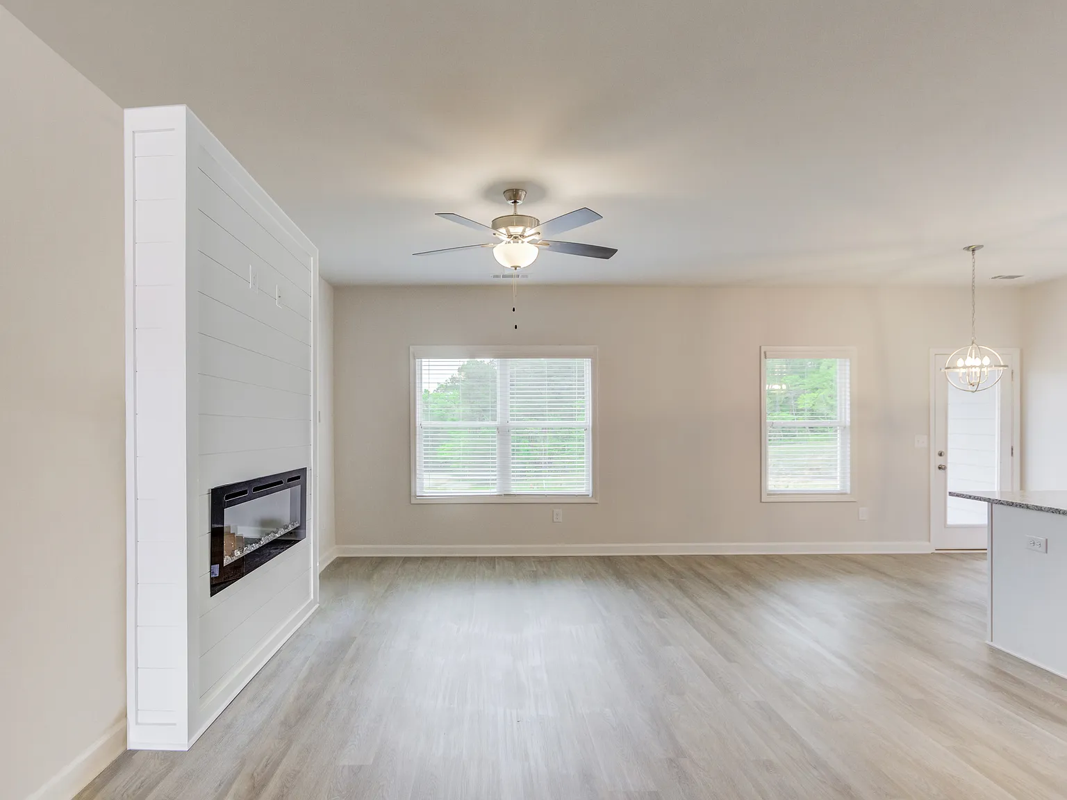 3 bed, 2.5 bath, 1743 sqft, $2,125 — Photo 3