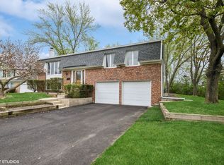 965 Sycamore Ct, Hoffman Estates, IL 60192