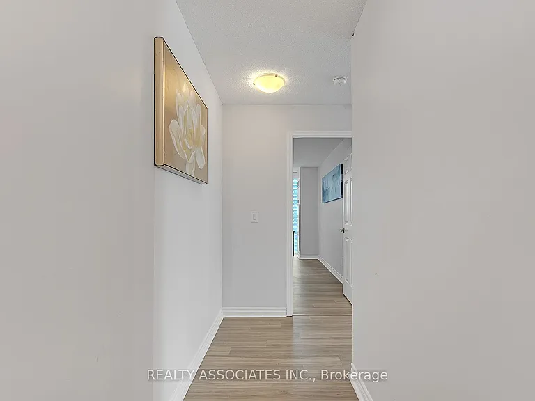 19 Grand Trunk Cres #2710 — Photo 4
