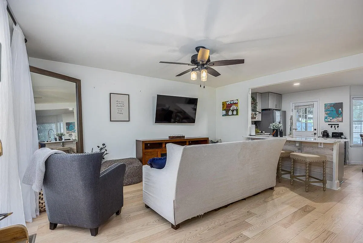 3 bed, 1417 sqft, $2,600 — Photo 3
