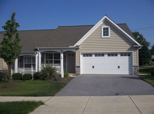 16 Farm Ln, Lancaster, PA 17603
