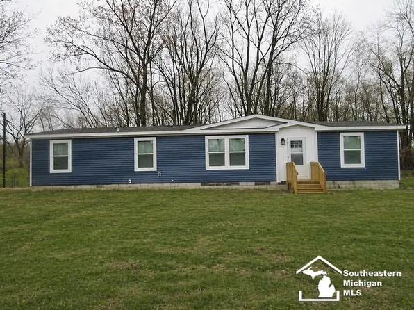 8575 N Rollin Hwy, Addison, MI 49220