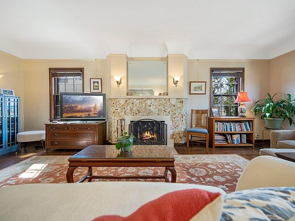 3rd image of 4017 Dupont Ave S APT 1