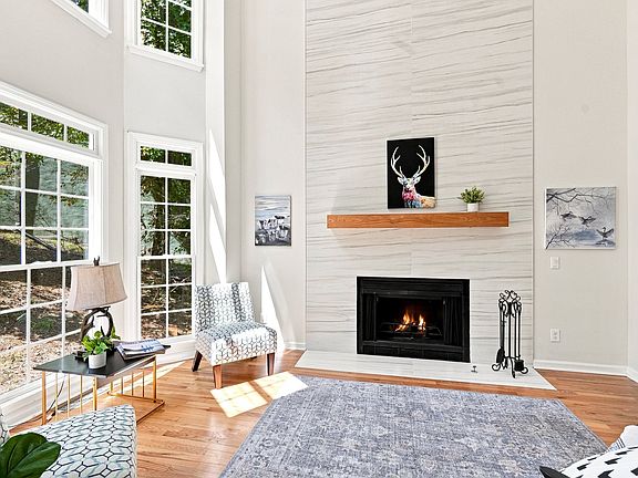 4th image of 184 Corner Oak Ct