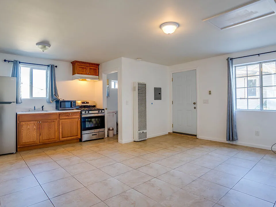 1478 W 29th St #2