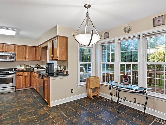 4th image of 9138 Fox Hill Race Ct