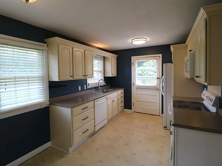 120 Sunnybrook Ct — Photo 5