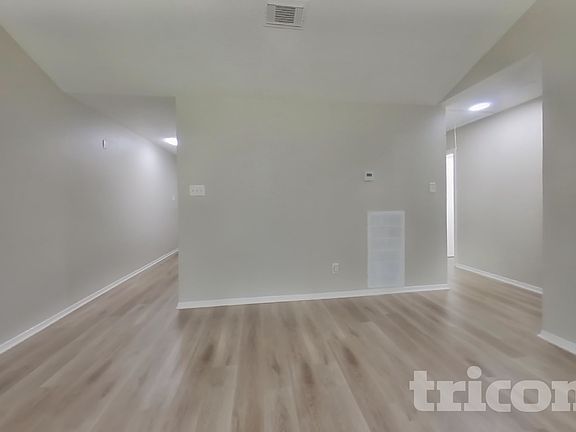 4th image of 3623 Village Grove Dr