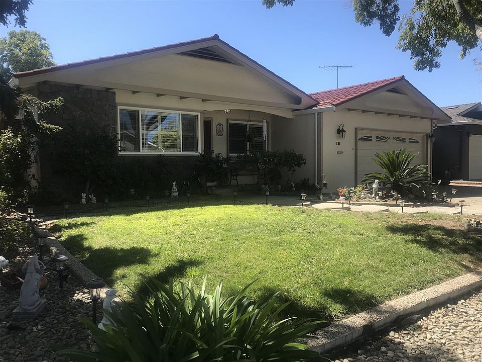 1st image of 850 Gladiola Dr