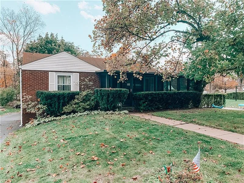 208 Mohawk Dr photo 1