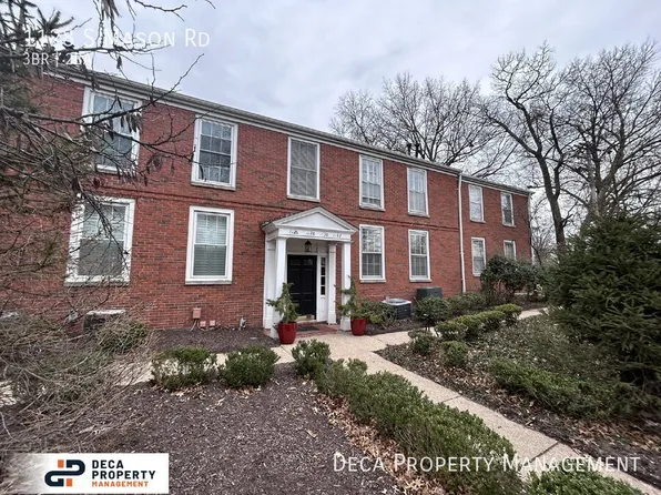 1128 S Mason Rd, Saint Louis, MO 63131