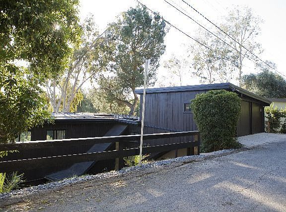 3rd image of 1959 Escarpa Dr
