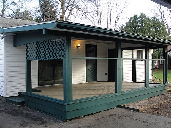 3rd image of 720 S Main St