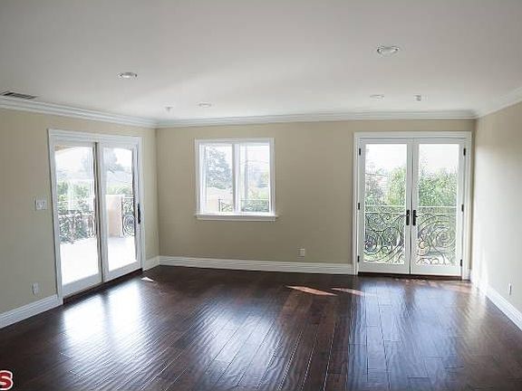 5th image of 3257 Selby Ave
