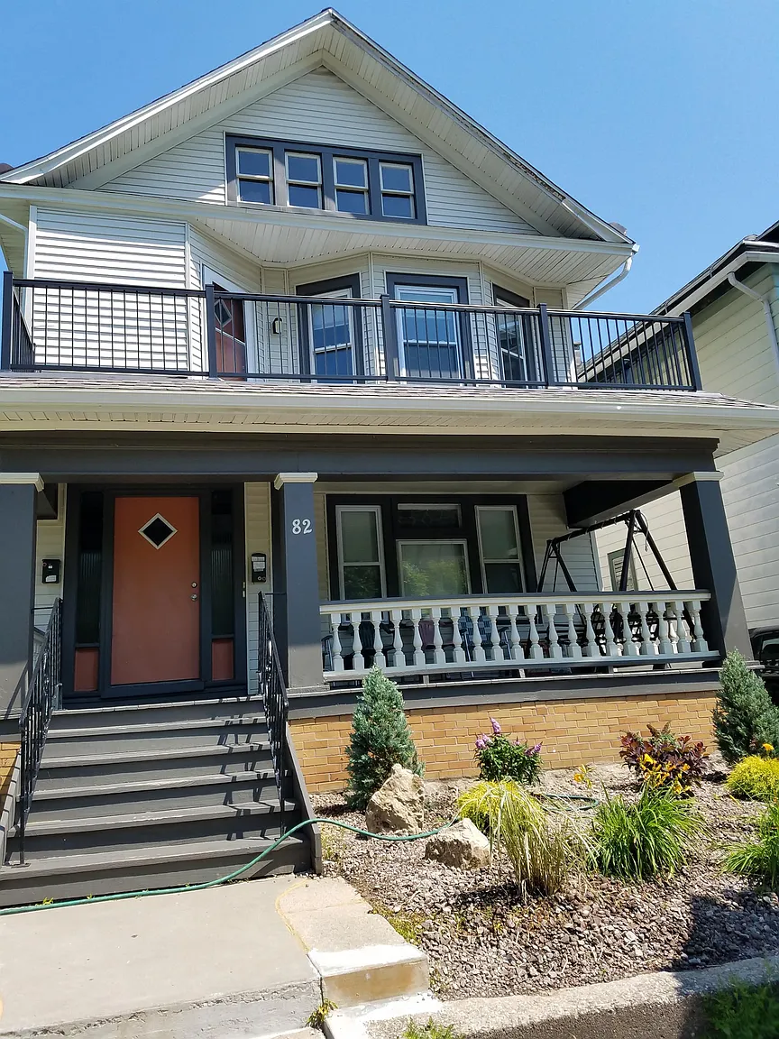82 Eastwood Pl photo 1